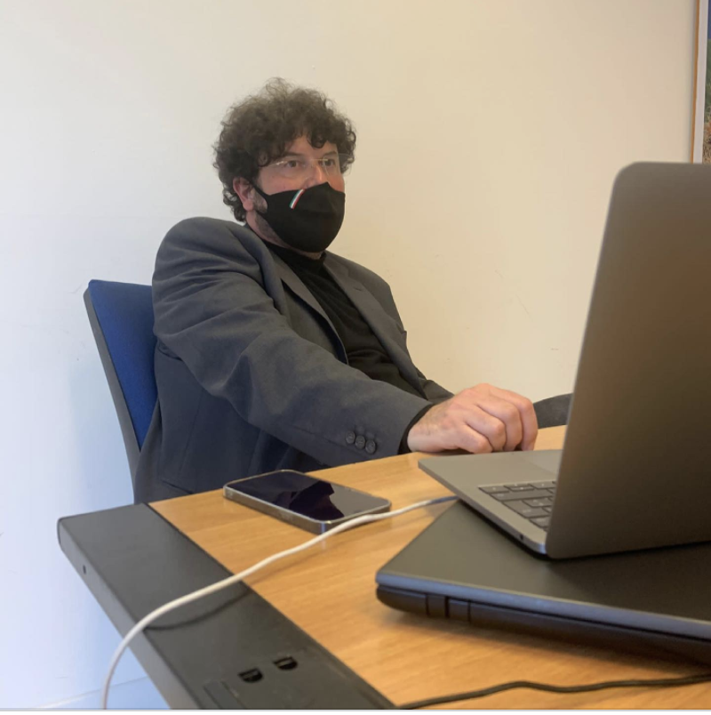 Il prof. Americo Bazzoffia docente di Video Content Marketing a Pescara nel Executive Master in web marketing organizzato da Udanet e dall’Università di Chieti e Pescara.