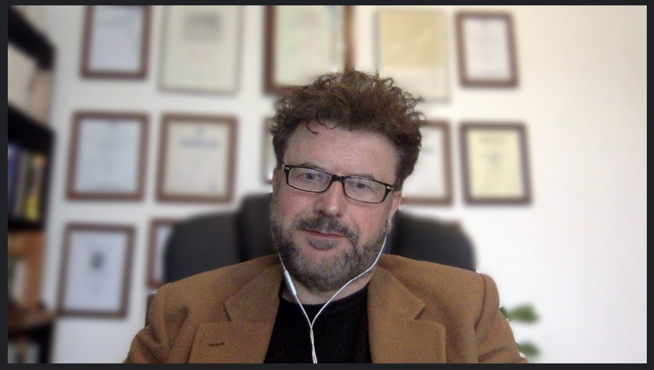 Americo Bazzoffia a lavoro in didattica a distanza